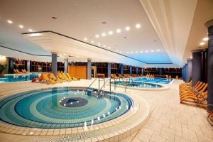 b-swimming-pool-birdland-spa-thermal-hotel-buk-birdland-golf-spa-resort-wellness-hotel-bukfurdo